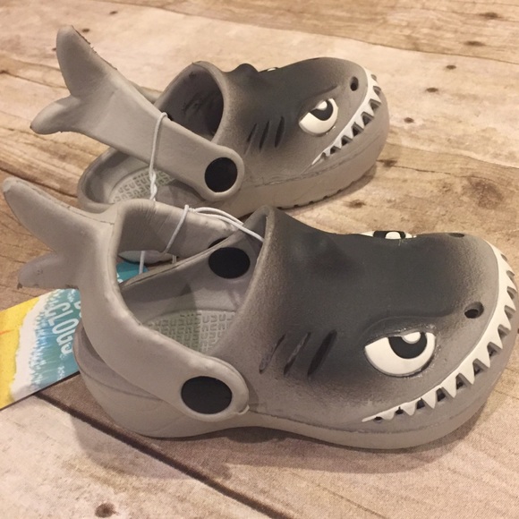 Toddler Shark water shoes NWT size S 5/6 toddler - Picture 4 of 4